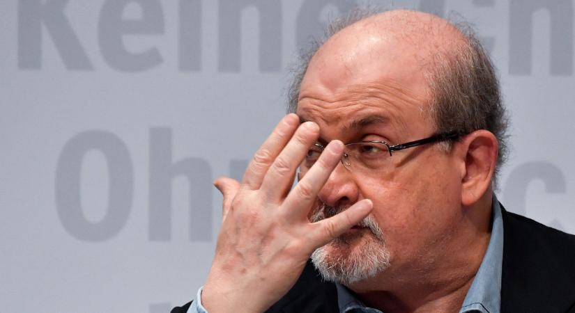 Irán szerint Salman Rushdie maga felelős a leszúrásáért
