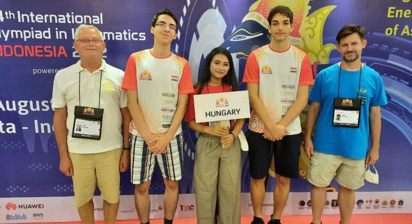 Két érmet is elhoztak a magyar diákok a Nemzetközi Informatikai Diákolimpiáról