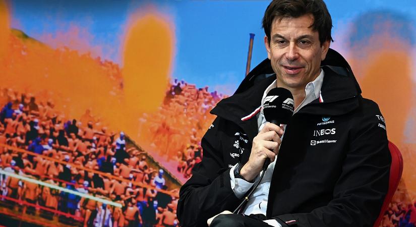 Wolff frusztrált a Mercedes szombati tempója miatt