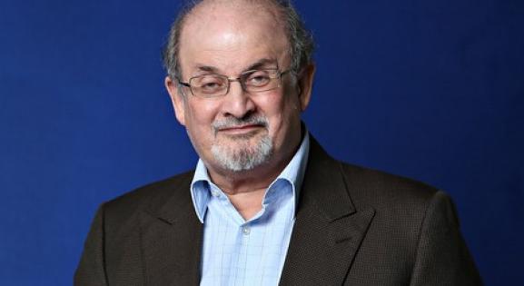Az iráni kormány szerint Rushdie magának köszönheti, ami vele történt
