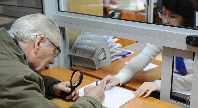 Több mint 600 hrivnyás nyugdíjemelés Ukrajnában