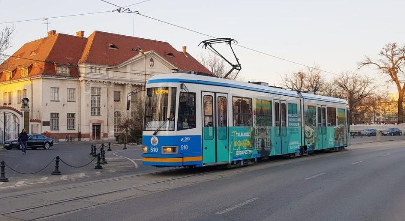 Négy hétig tartó villamospálya-felújítás kezdődik Debrecenben – terelőútvonalakra, kimaradó megállóhelyekre kell készülni
