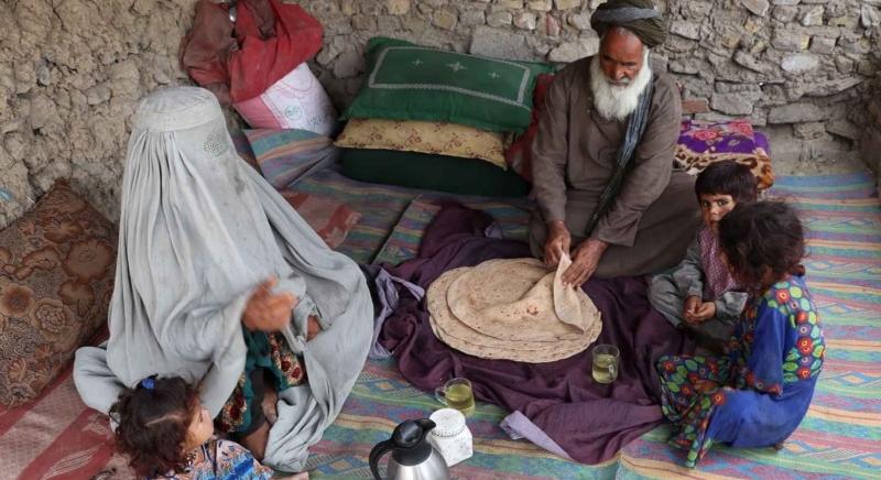 Afganisztán lepusztult étkezőhelyei az egyre növekvő szegénységről és éhínségről árulkodnak