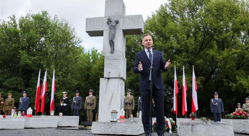 Lengyel elnök: Moszkva megtörte a második világháború óta érvényes tabut Ukrajna lerohanásával