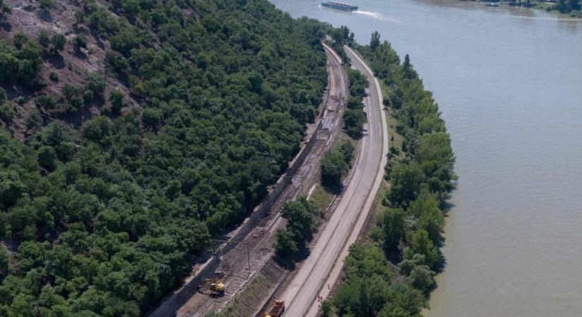 Keddtől újra korlátozás nélkül lehet vonattal közlekedni a Budapest-Vác-Szob vonalon