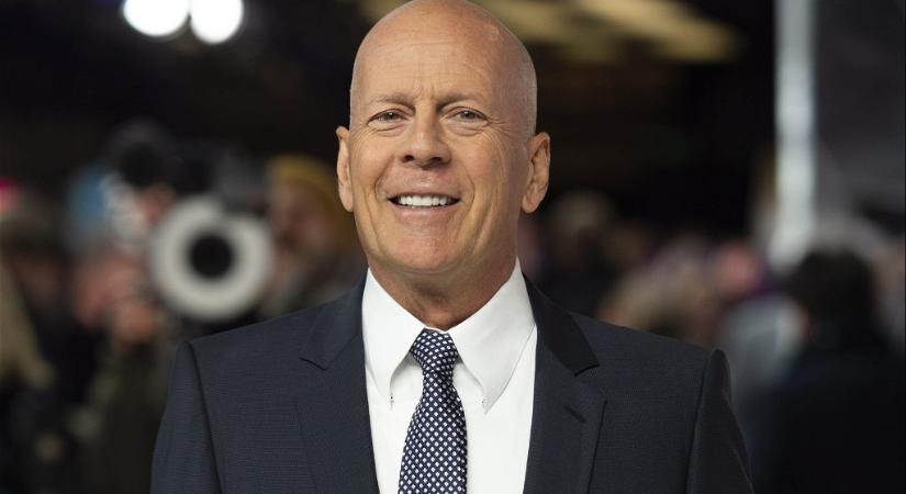 Egy egészen megható fotó a visszavonult Bruce Willisről