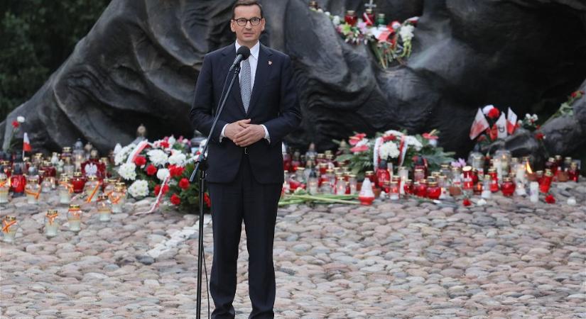 Az ukrán fegyveres erők főparancsnoka is megemlékezett a lengyel fegyveres erők napjáról