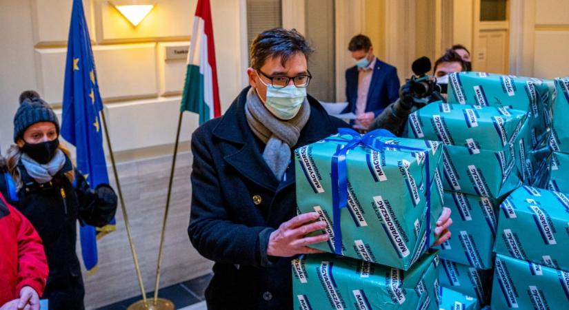 Népszava: Budapest kihátrált a Fudan-népszavazás mögül