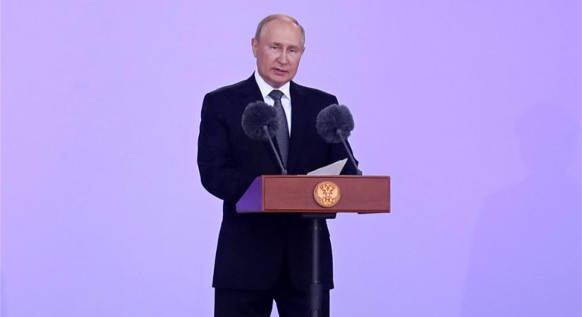 Putyin: hiába tartaná fenn a Nyugat a hegemóniáját, a globalista modell halálra van ítélve
