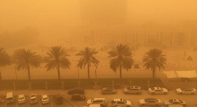 Erőteljes homokvihar dúl az Egyesült Arab Emírségek területén