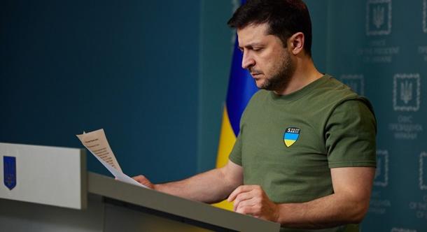 Zelenszkij közölte, mikor utazhatnak ki Ukrajnából a férfiak