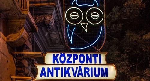 Megmentett neonfeliratokból nyílhat múzeum Budapesten