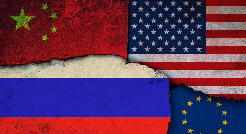 Az USA azt vitatja el Oroszországtól Ukrajnában, amit ő maga is próbál megtartani Kínával szemben a Csendes-óceánon