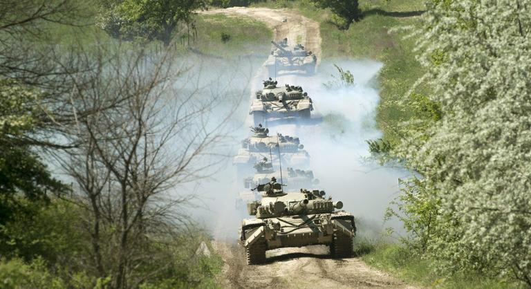 Figyelmeztet a honvédség, több helyen katonai járműforgalom várható