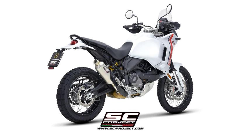 Rárepült az SC-Project a Ducati Desert X-re
