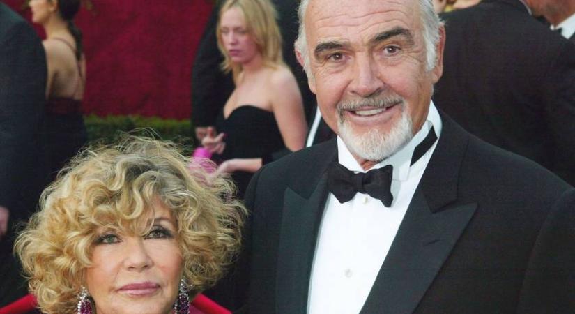 Sean Connery 93 éves özvegye bikiniben pózolt lányunokájukkal: Micheline a Bahamákon pihen