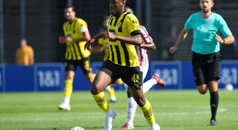 Új szerződést kapott a Borussia Dortmund fiatal tehetsége! – Hivatalos