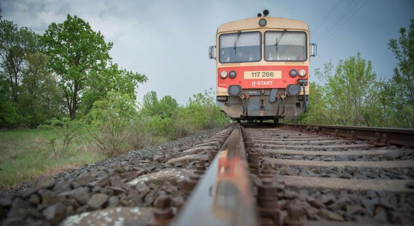 Nem mindennapi eset: eltévedt egy Balatonra tartó vonat