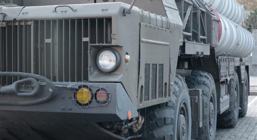 Katonai konvojokra figyelmeztet a Honvédelmi Minisztérium, ezeken az útvonalakon haladnak végig