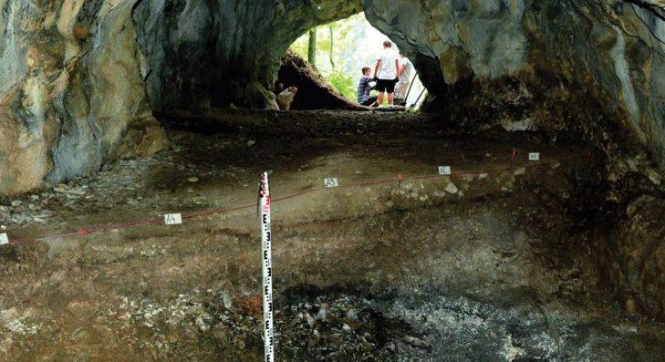 Őskori vadászok nyomaira bukkantak a szlovák barlangban