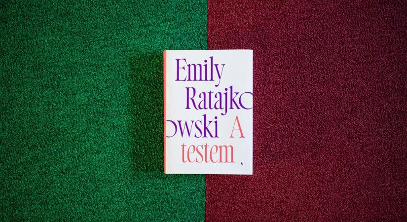 Emily Ratajkowski lemeztelenedett, hogy más már ne vetkőztethesse le