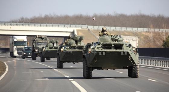 Jelentős katonai járműforgalomra figyelmeztet a Honvédelmi Minisztérium