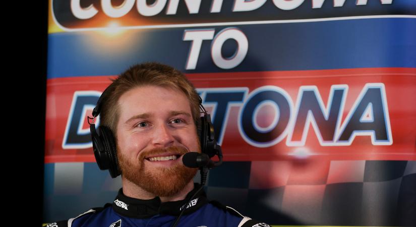 NASCAR: Döntöttek a rajongók, Buescher megváltoztatja a nevét!