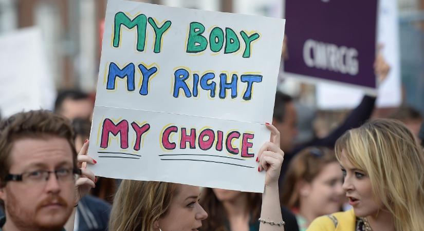 Nem lehet abortusza egy floridai tinédzsernek, mert a bíróság szerint nem elég „érett” hozzá