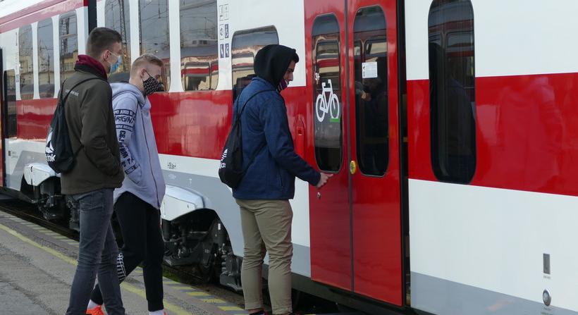 Kiderült, mely vállalat szállítja majd az utasokat a Komárom–Pozsony vasútvonalon
