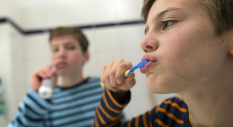 Igényesek a fiatalok, de nem tudják hogyan kell fogat mosni