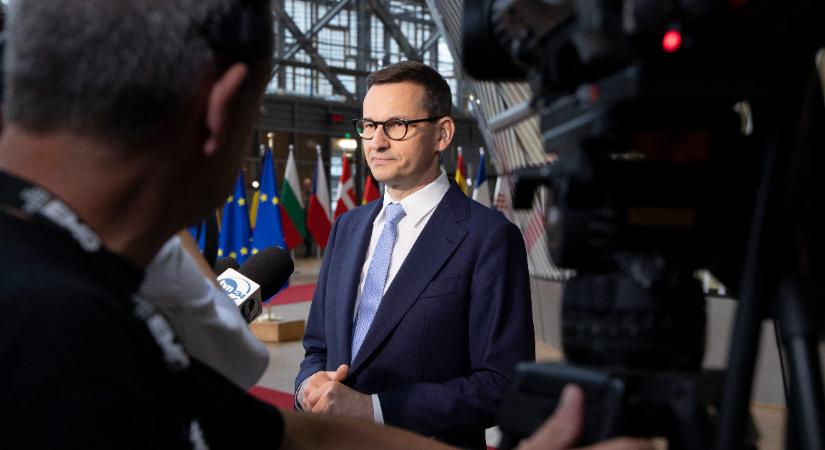 Mindennel lőne az EU-ra a lengyel kormány, de magát találhatja el
