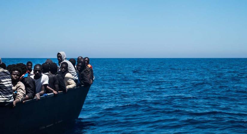 Paradoxon: az angolok bevetették a haditengerészetet a migránsok ellen, de még többen jöttek