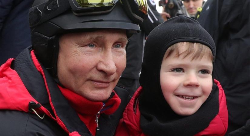 Egyre fogynak az oroszok, Putyin pénzjutalmat ígér a tíz gyermeket vállaló anyáknak