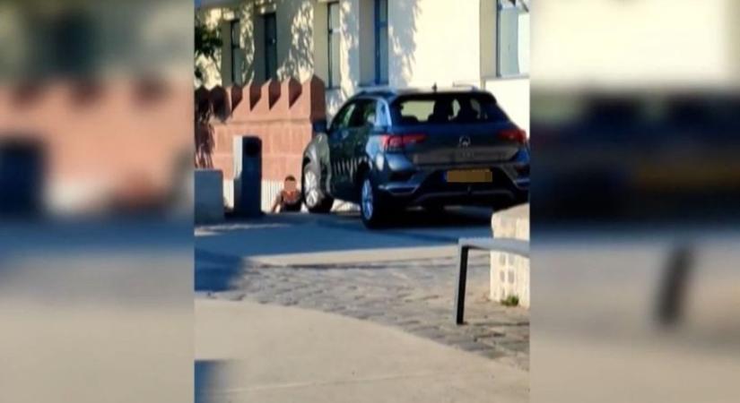 Elképesztő videó: lépcsőn át próbált a parkolóba jutni egy autós a szomszédos megyeszékhelyen