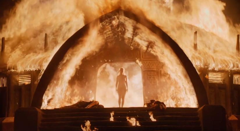 Kiakadtak a Foxtel egyik fejesére, aki Daenerys Targaryent lángok közé sétáló, zömök kiscsajként írta le