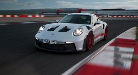 518 lóerővel és megduplázott leszorítóerővel mutatkozott be az új Porsche 911 GT3 RS