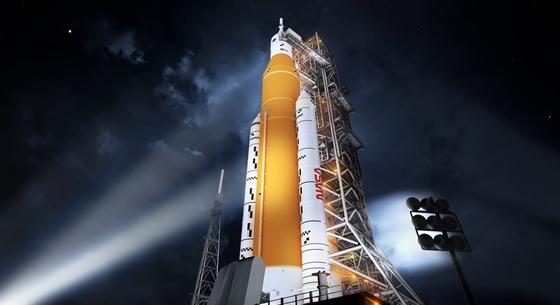 Elfoglalta helyét a NASA gigarakétája, napokon belül útnak indíthatják