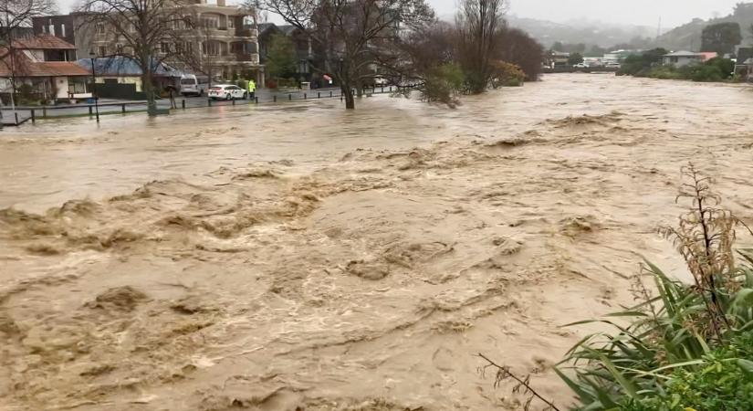 Heves esőzések pusztítanak Új-Zélandon