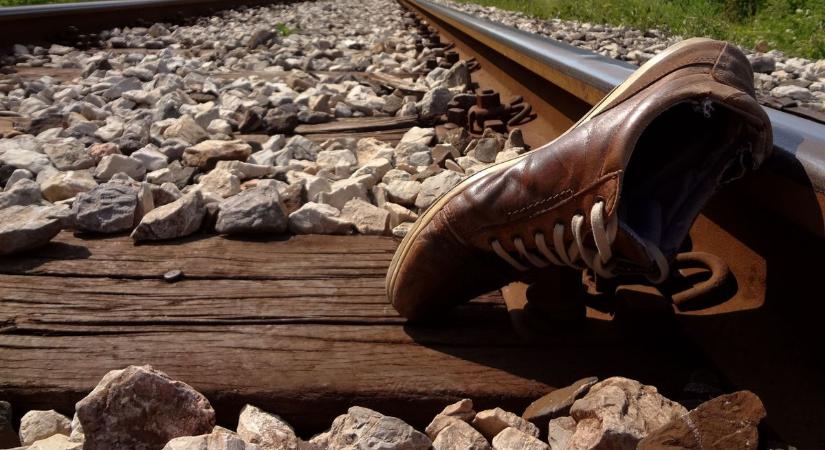 Vonatbaleset áldozatainak azonosításához kérik a lakosság segítségét a füzesabonyi rendőrök
