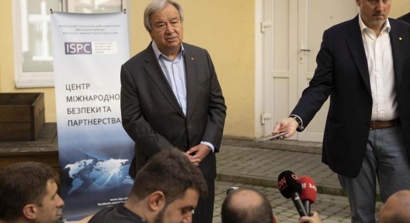 Az ENSZ-főtitkár a lvivi egyetemen kezdte az ukrajnai vizitet, a NAÜ vezetője a Zaporizzsja Atomerőműbe készül