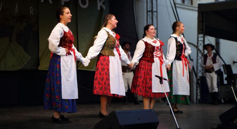 Megkezdődtek a 41. Nemzetközi Folklórnapok a sárvári Nádasdy-várban