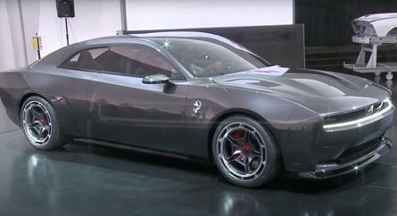 Videón a Dodge Charger Daytona SRT más villanyautóhoz nem fogható robaja