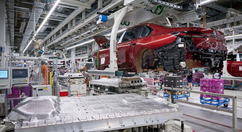 Nívós díjjal ismerték el a BMW Group dingolfingi gyárának jármű-összeszerelő létesítményét