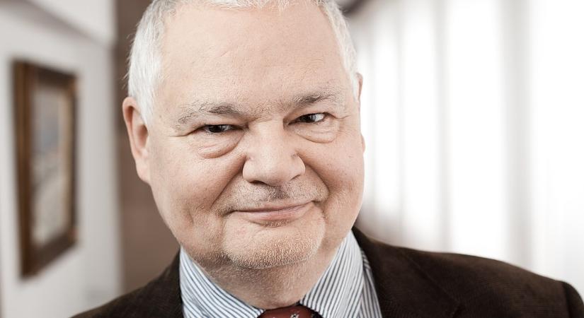 A lengyel központi bank vezetője szerint a németeknek lengyel földre fáj a foguk