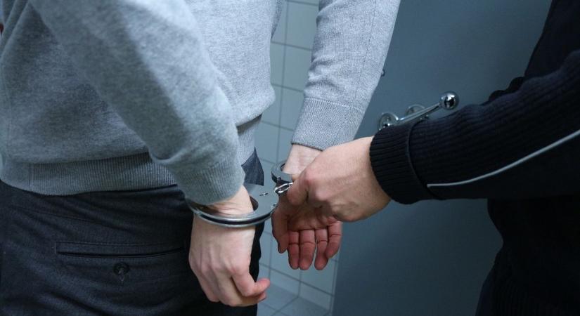 Elfogták a 25 éves dögei férfit - Ezért volt ellene elfogatóparancs