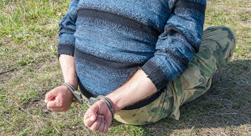 Albán embercsempészek ellen emeltek vádat