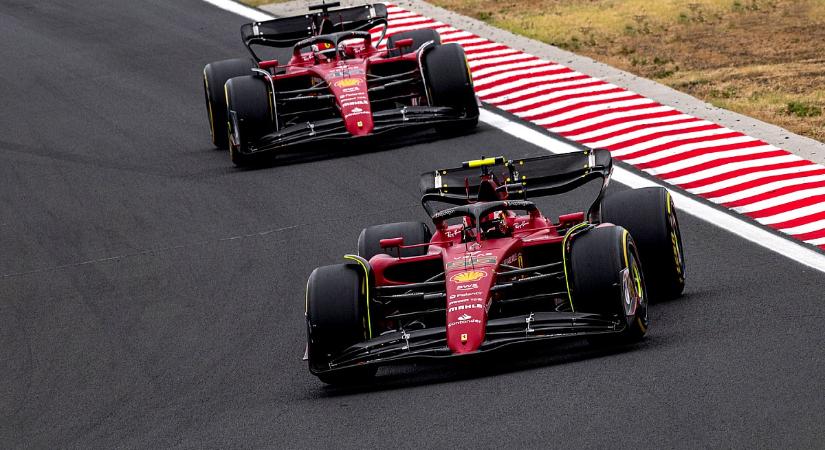 Sainz szerint ez a Ferrari „meglepő” hátránya a Red Bull-lal és a Mercedesszel szemben