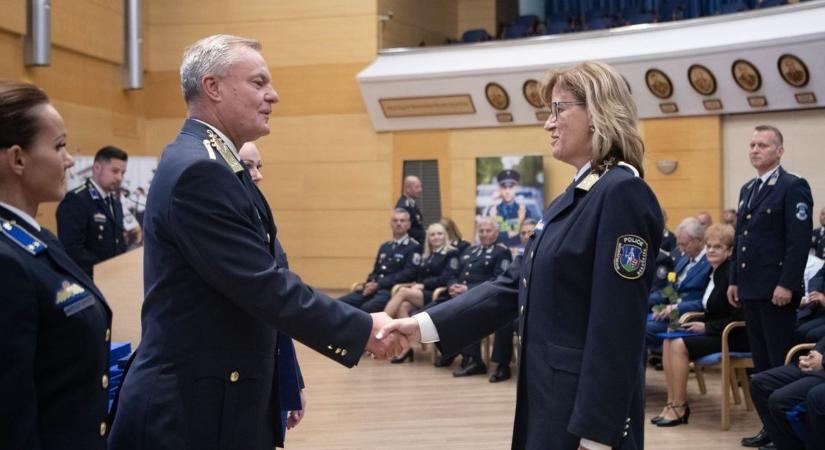 Rendőrségi főtanácsosi címet adományozott a belügyminiszter a Nógrád megyei szóvivőnek