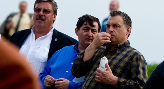 Borított az MSZP elnöke: így nyerészkedik Orbán gázszerelő haverja az emberek rezsiszámláin