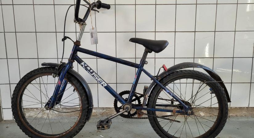 Lopott biciklik tulajdonosait keresik Hajdúhadházon